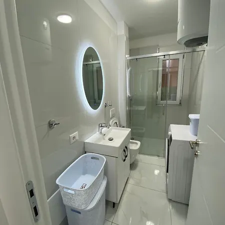 House Apartment *